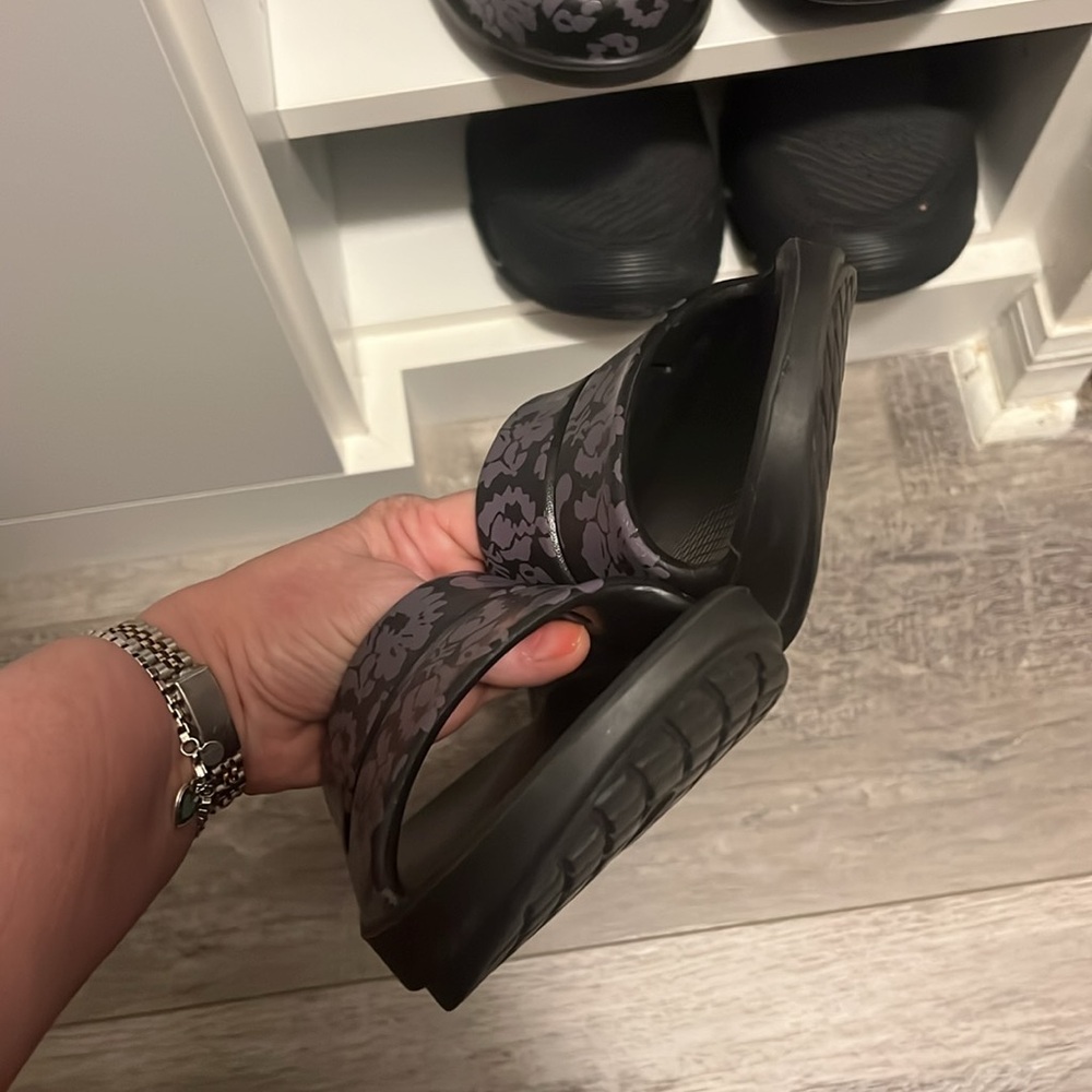 Rare Retired OOFOS Limited Edition MIDNIGHT TROPICS OOfoam Slide Sandals - Picture 13 of 16